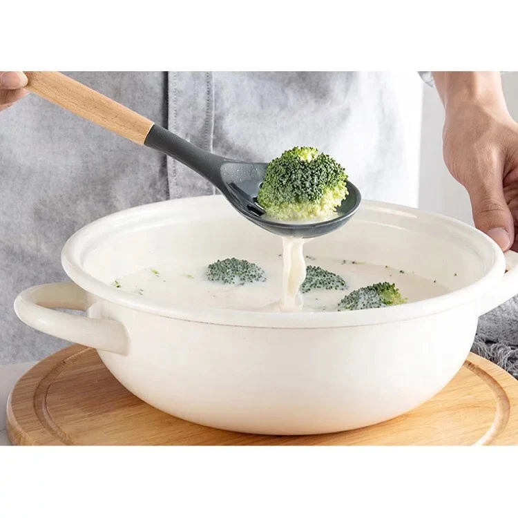 12 Pcs Set Wooden Handle Silicone Kitchen Utensils With Storage Bucket High Temperature Resistant And Non Stick Pot Spatula Spoon( Random Colors)