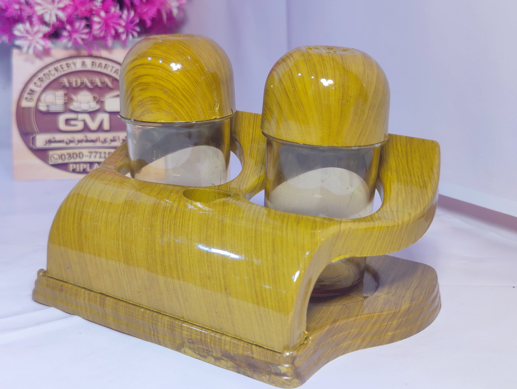 Salt pepper Shaker/Dispenser Made From Very High Quality and Reliable for long term usages Value for money Attractive and easy to fill,Also clean easily