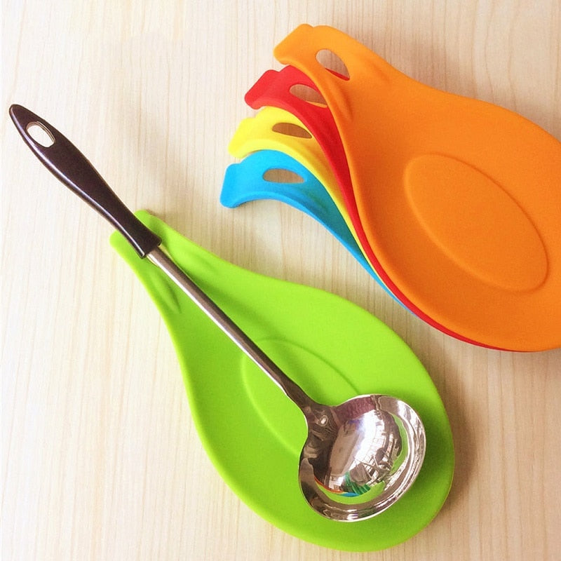 Pack Of 3 Spoon Holders – Kitchen Utensil – Cooking Tool – Heat Resistant (random Color)best quality crockery store in paksitan