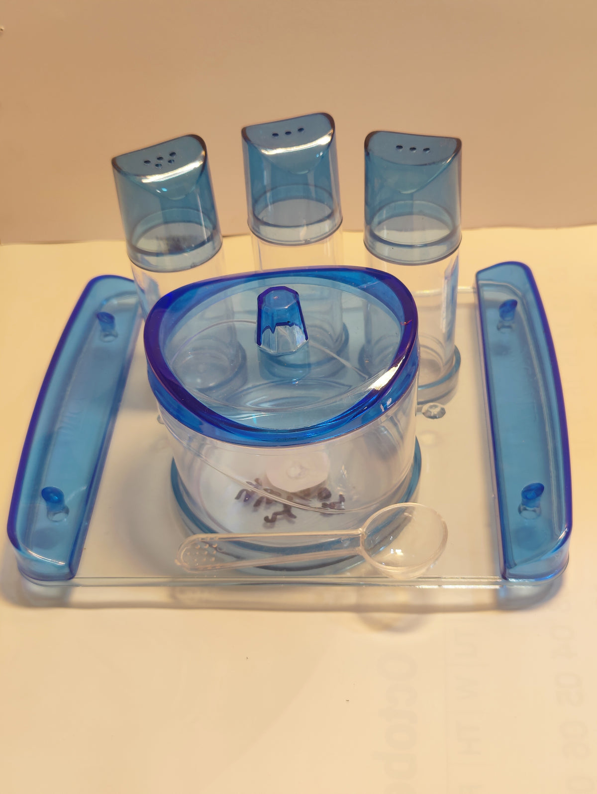 Sugar Salt&Pepper shaker with A Uneeq Tray High Quality Meterial Un breakable And Beautiful shapes