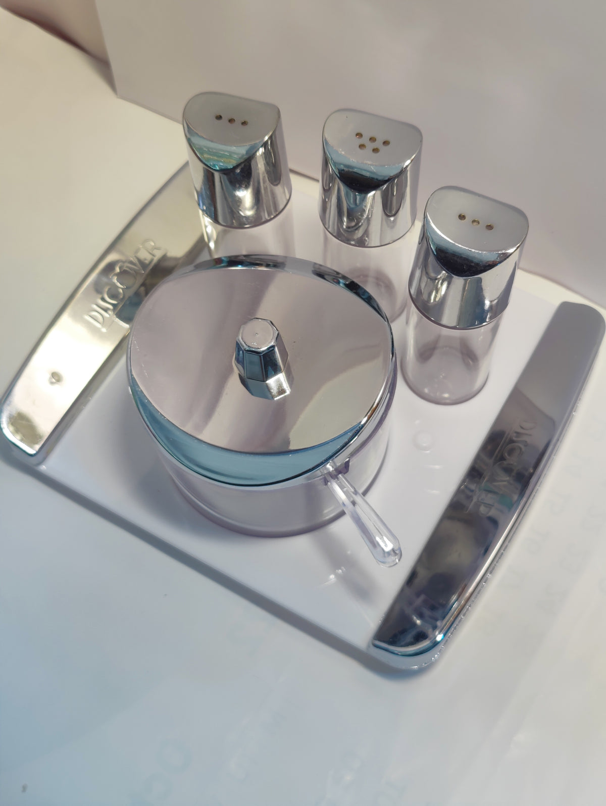 Sugar Salt&Pepper shaker with A Uneeq Tray High Quality Meterial Un breakable And Beautiful shapes
